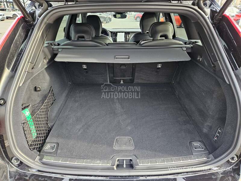 Volvo XC60 B5 AWD PLUS DARK