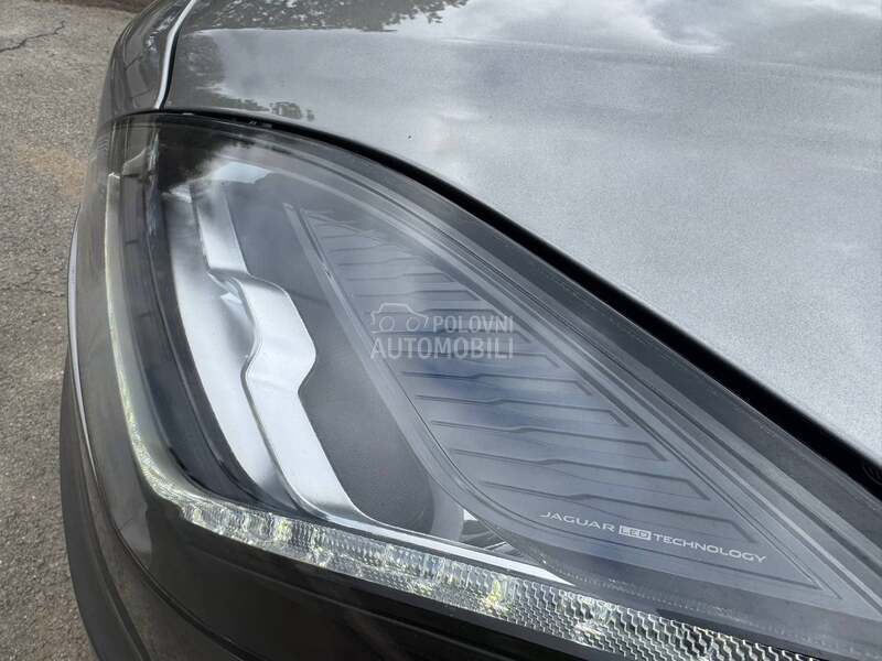 Jaguar E-Pace R DYNAMIC 240