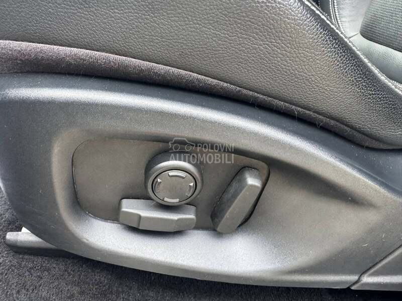 Jaguar E-Pace R DYNAMIC 240