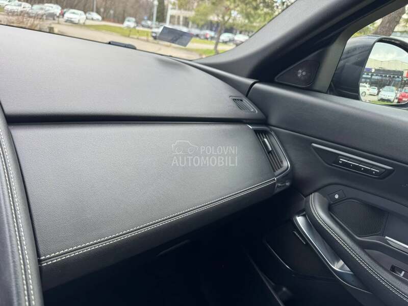 Jaguar E-Pace R DYNAMIC 240