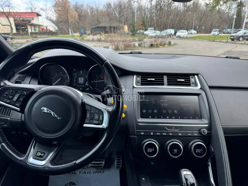 Jaguar E-Pace R DYNAMIC 240