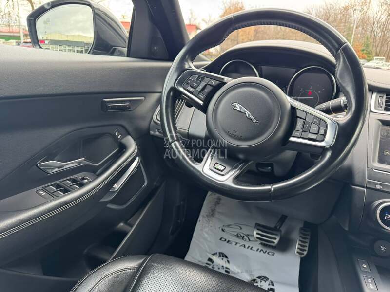 Jaguar E-Pace R DYNAMIC 240