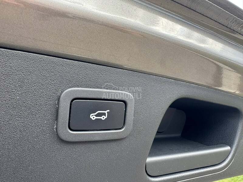 Jaguar E-Pace R DYNAMIC 240