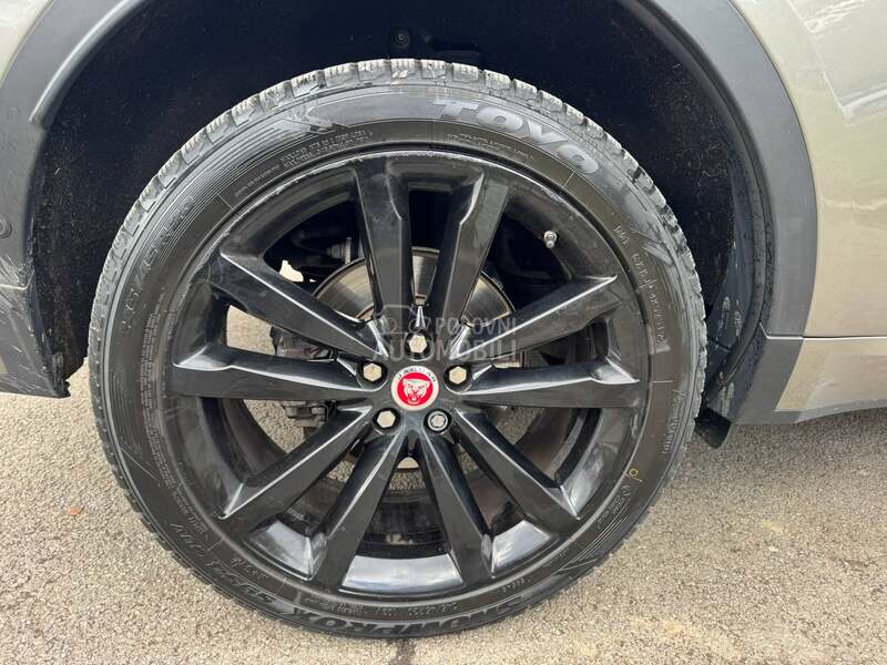 Jaguar E-Pace R DYNAMIC 240