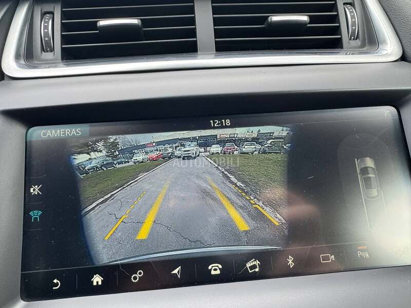 Jaguar E-Pace R DYNAMIC 240