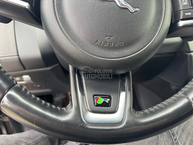 Jaguar E-Pace R DYNAMIC 240