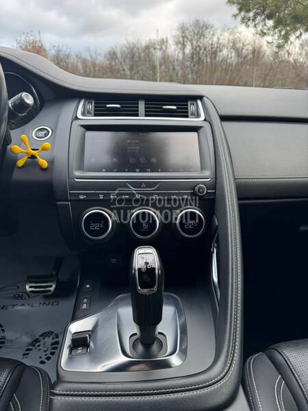 Jaguar E-Pace R DYNAMIC 240