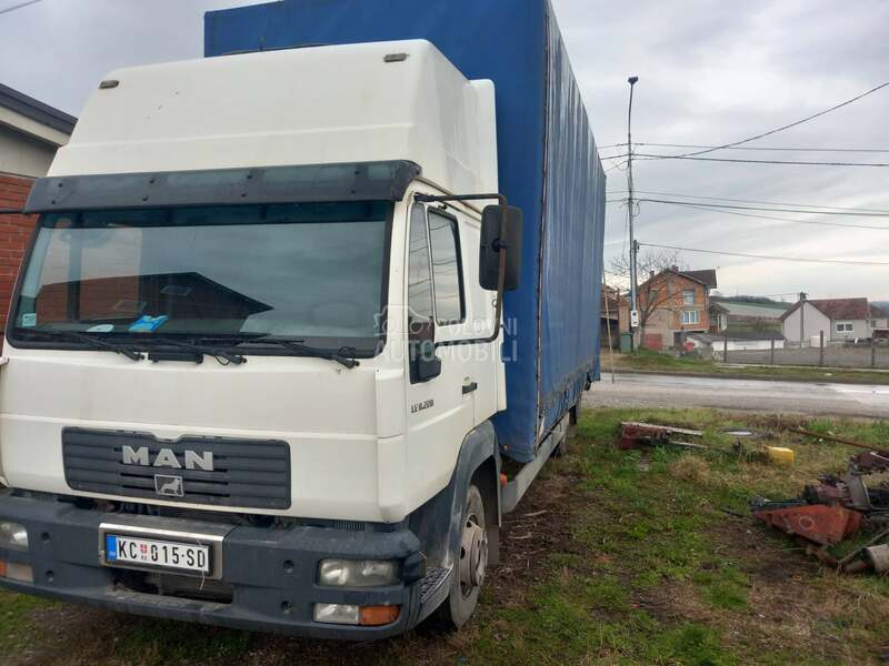 MAN le8220