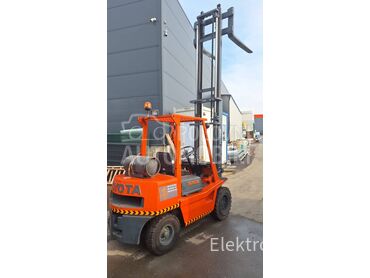 Toyota 2FG30 NAJAM/PRODAJA