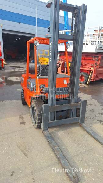 Toyota 2FG30 NAJAM/PRODAJA