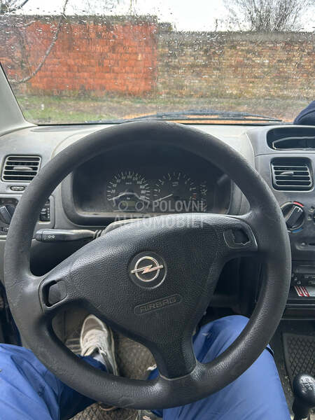 Opel Agila 