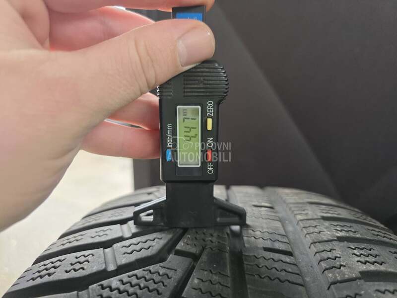 Hankook 235/60 R16 Zimska