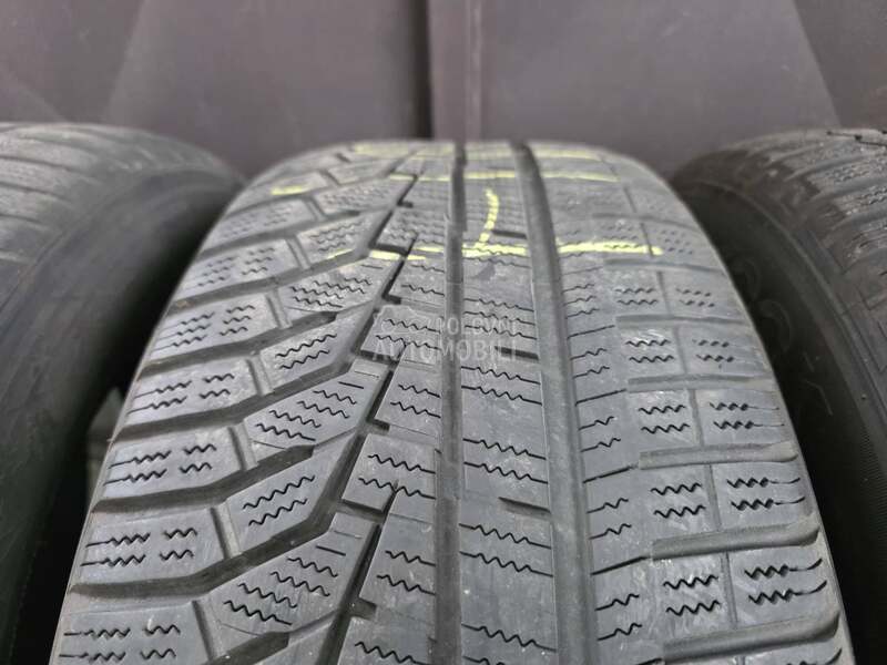 Hankook 235/60 R16 Zimska