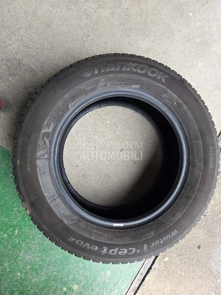 Hankook 235/60 R16 Zimska