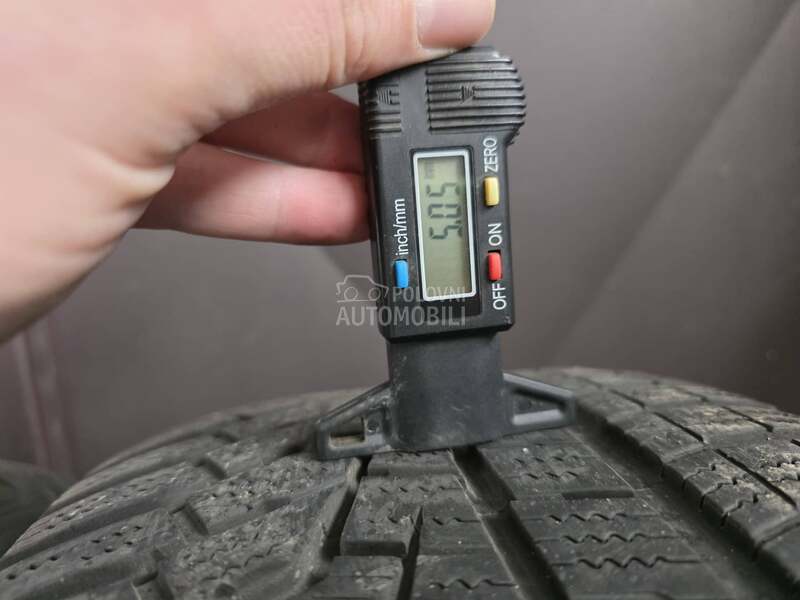 Hankook 235/60 R16 Zimska