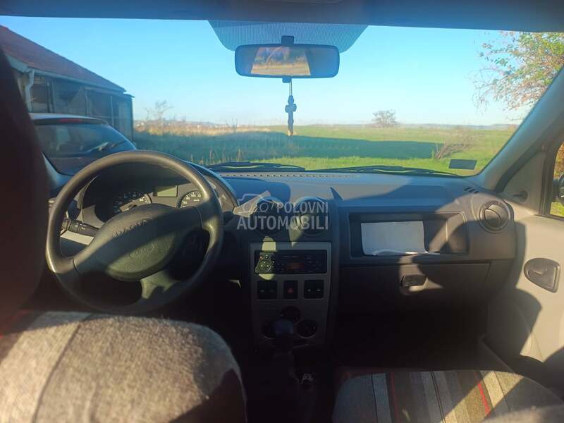 Dacia Logan 