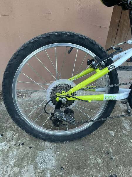 Prodajem deciji biciklo