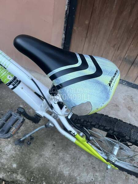 Prodajem deciji biciklo