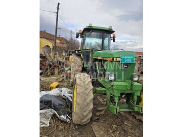 John Deere 4040