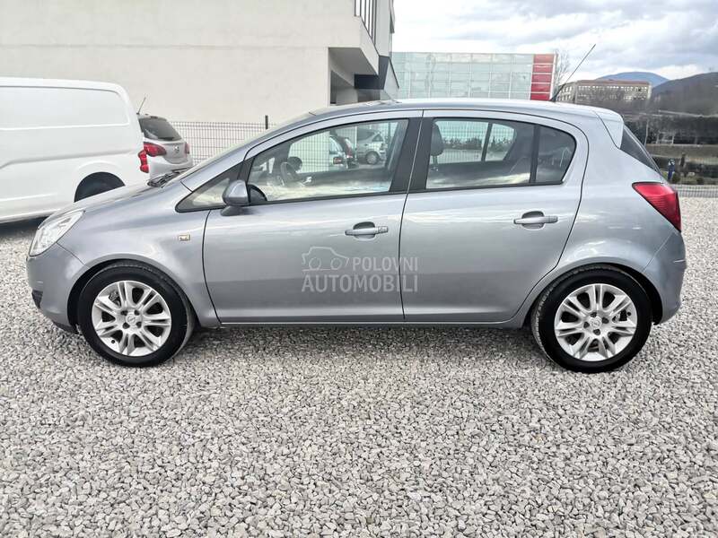 Opel Corsa D 1.4COSMO/NEMICA/NOVA