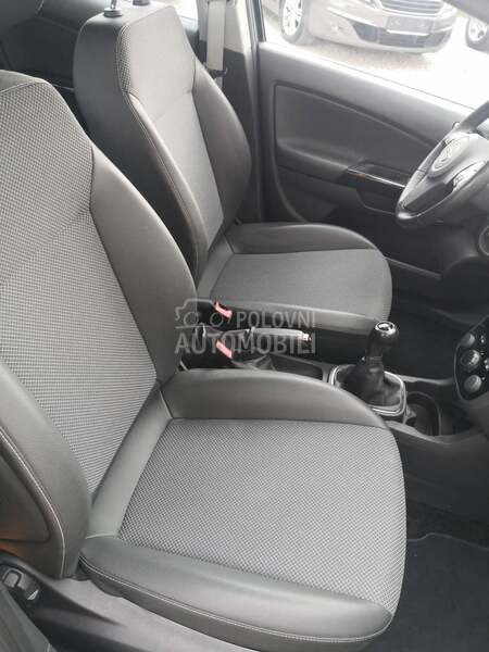 Opel Corsa D 1.4COSMO/NEMICA/NOVA