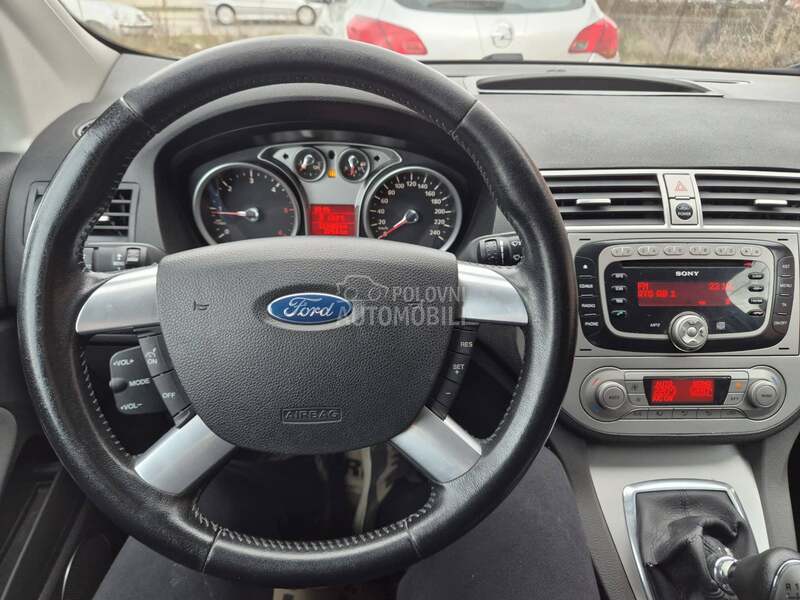 Ford Kuga 2.0 4x4 TITANIUM