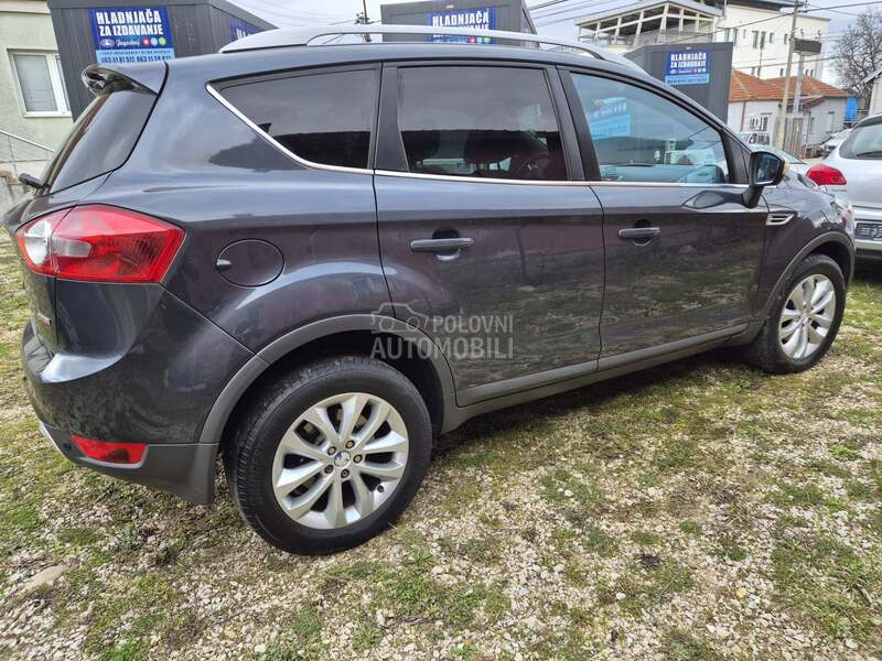 Ford Kuga 2.0 4x4 TITANIUM