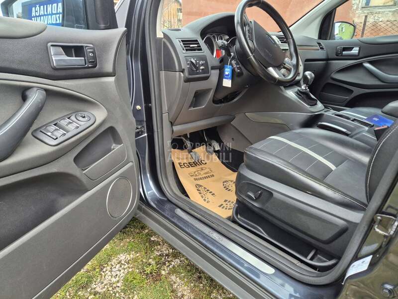 Ford Kuga 2.0 4x4 TITANIUM