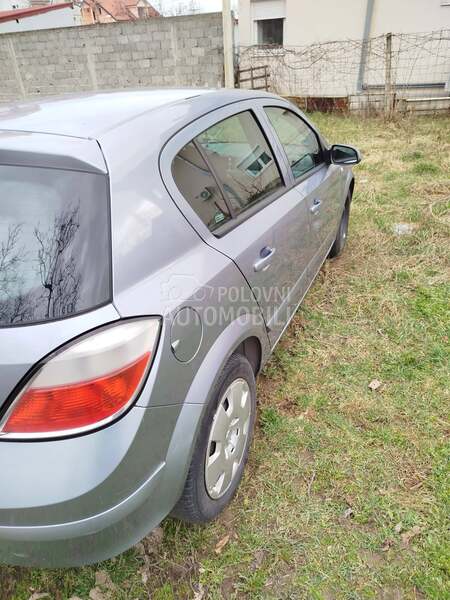 Opel Astra H 