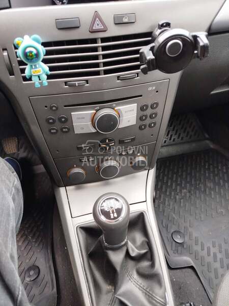 Opel Astra H 