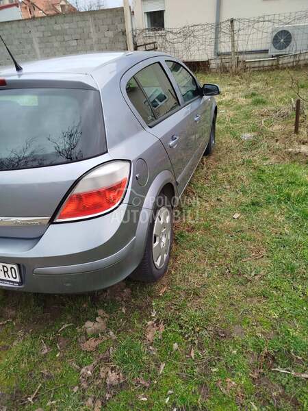 Opel Astra H 