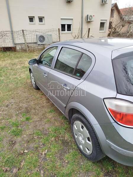 Opel Astra H 