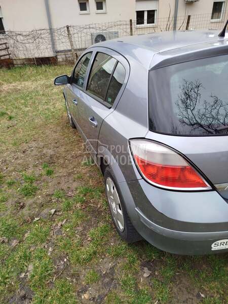 Opel Astra H 