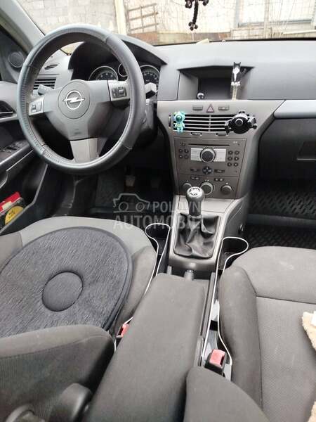 Opel Astra H 