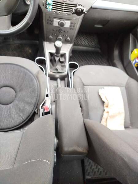 Opel Astra H 