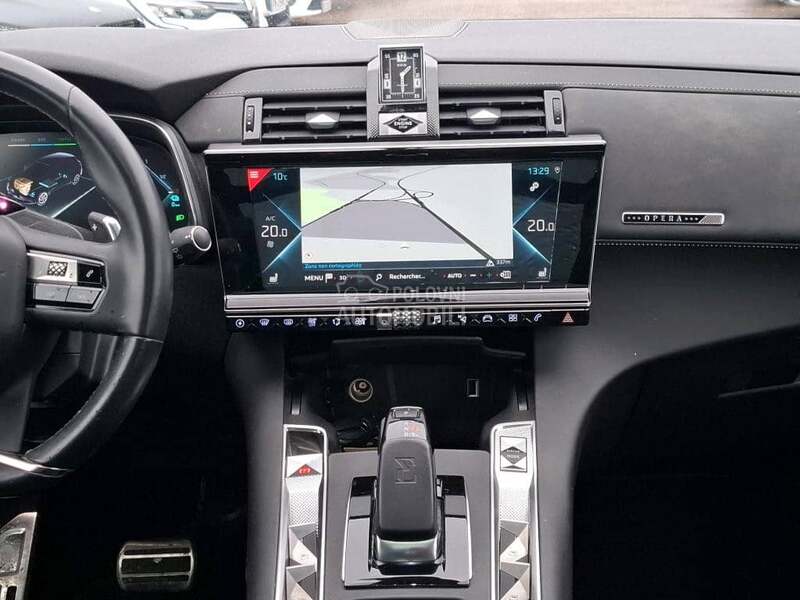 DS 7 HYBRIDE 4X4 OPERA