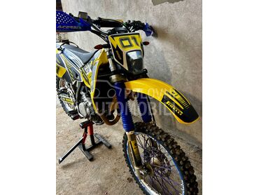 Suzuki drz 400 E
