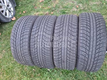 Bridgestone 215/55 R17 Zimska