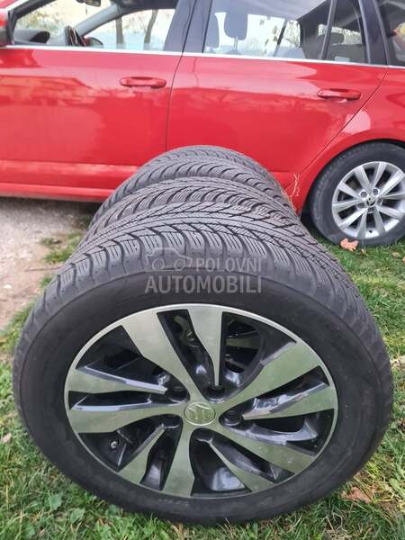 Bridgestone 215/55 R17 Zimska