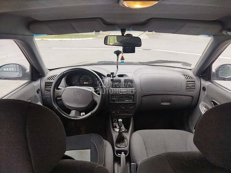 Hyundai Accent 
