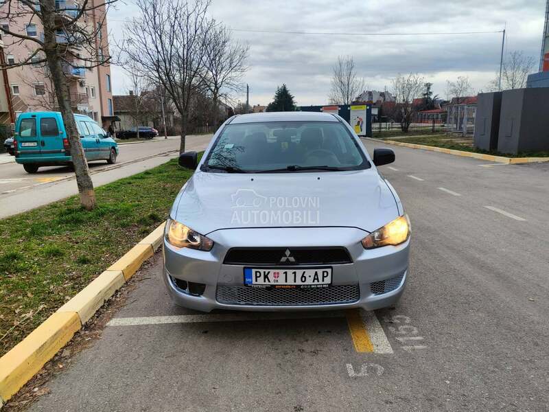 Mitsubishi Lancer 
