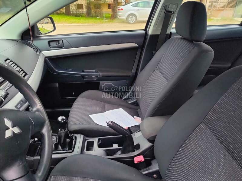 Mitsubishi Lancer 