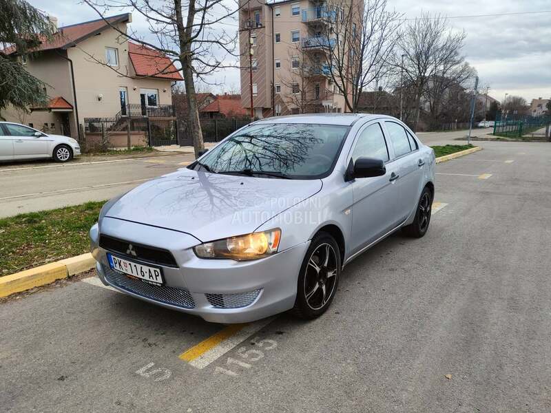Mitsubishi Lancer 