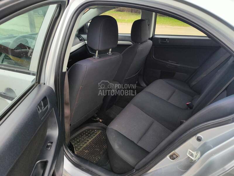 Mitsubishi Lancer 