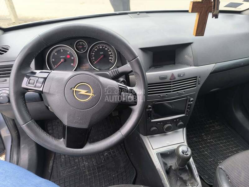 Opel Astra H 