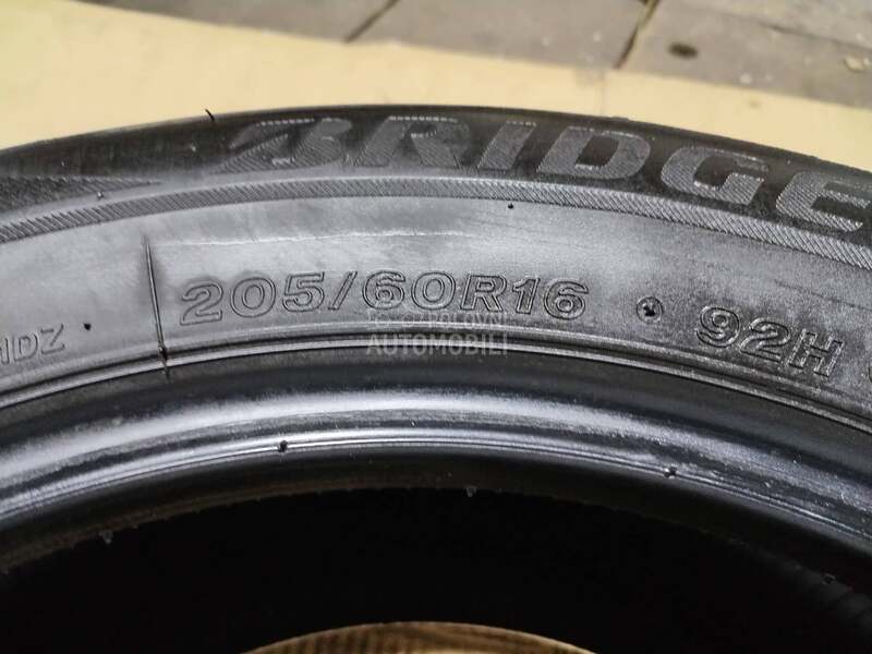 Bridgestone 205/60 R16 Zimska