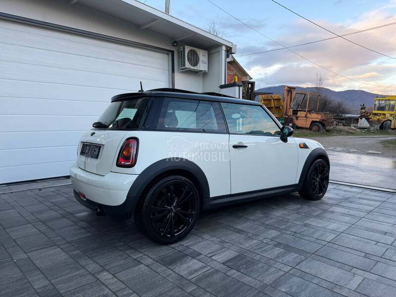 MINI Cooper iz CH  dissel