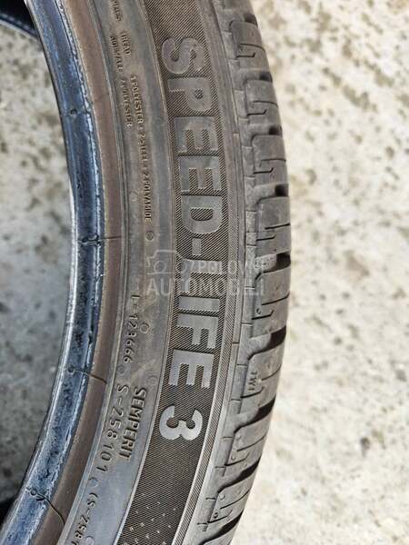 Semperit 235/40 R19 Letnja