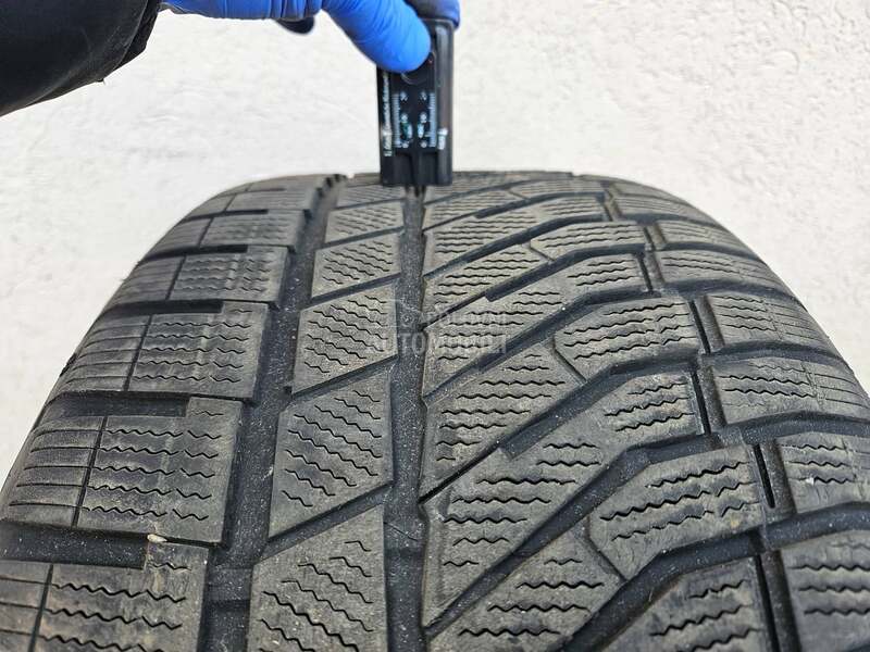 Falken 265/40 R19 Zimska