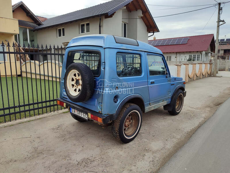 Suzuki SJ Samurai 413